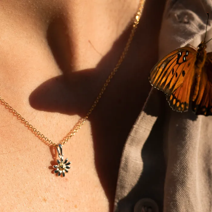 CTWF Necklaces Daisy Pendant Necklace