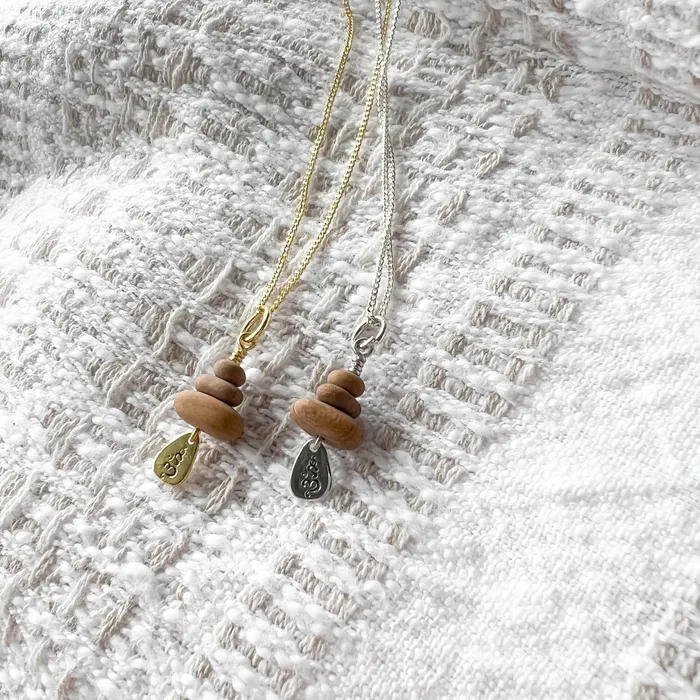DC Necklaces 3 Stone Stack Necklace