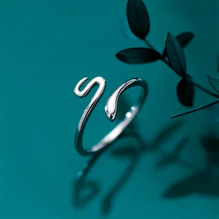 Earrings Gold Shield Anillo de Serpiente Ajustable