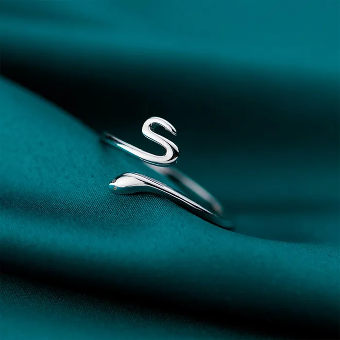 Earrings Gold Shield Anillo de Serpiente Ajustable