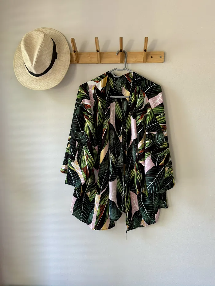 ISZI Earrings Leafy CoverUp Shawl