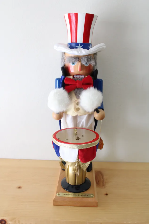 Jubilee Thrift Earrings Vintage Steinbach Musical AMERICA THE BEAUTIFUL Uncle Sam Nutcracker Drummer Jubilee Thrift Earrings Vintage Steinbach Musical AMERICA THE BEAUTIFUL Uncle Sam Nutcracker Drummer