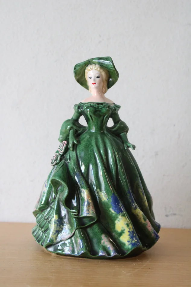 Jubilee Thrift Necklaces Relco Lady Planter Vase Gone With The Wind 3866 Porcelain Figurine