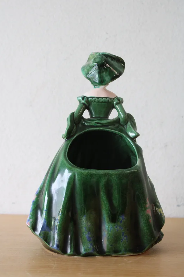 Jubilee Thrift Necklaces Relco Lady Planter Vase Gone With The Wind 3866 Porcelain Figurine