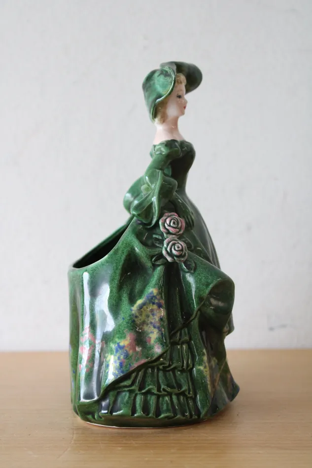 Jubilee Thrift Necklaces Relco Lady Planter Vase Gone With The Wind 3866 Porcelain Figurine