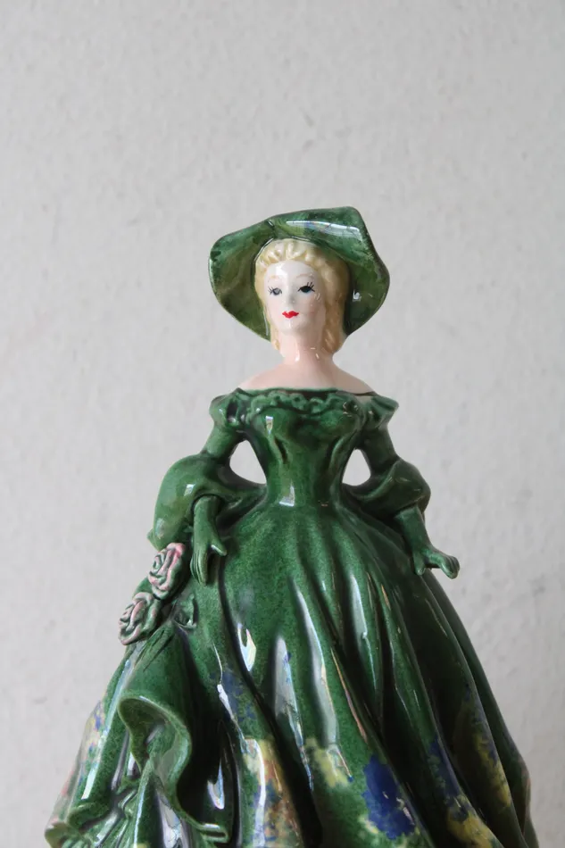 Jubilee Thrift Necklaces Relco Lady Planter Vase Gone With The Wind 3866 Porcelain Figurine