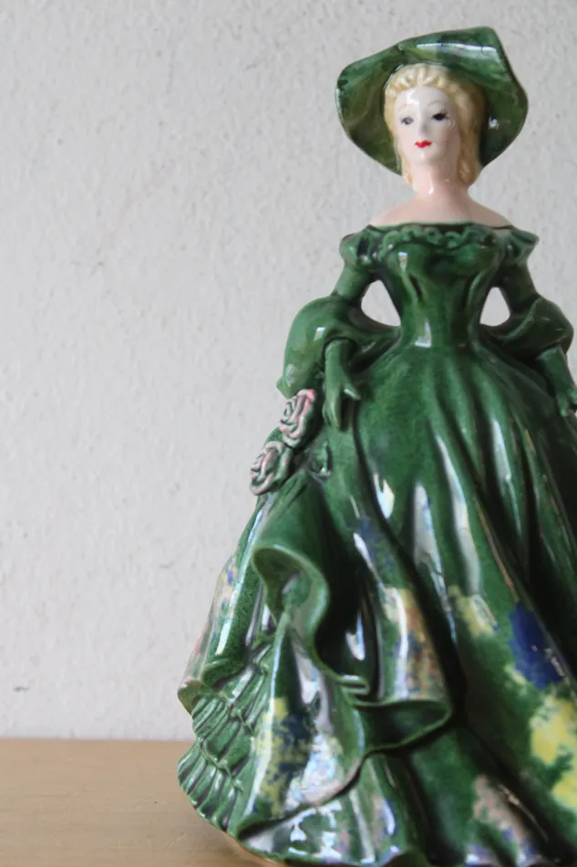 Jubilee Thrift Necklaces Relco Lady Planter Vase Gone With The Wind 3866 Porcelain Figurine