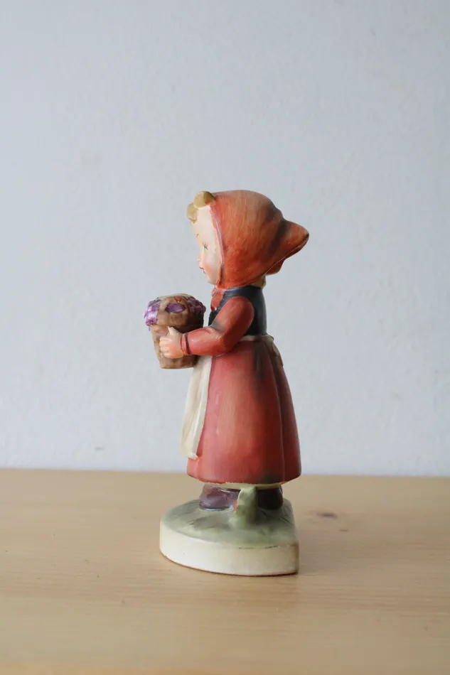 Katayama Necklaces Katayama Porcelain Girl With Grapes Figurine