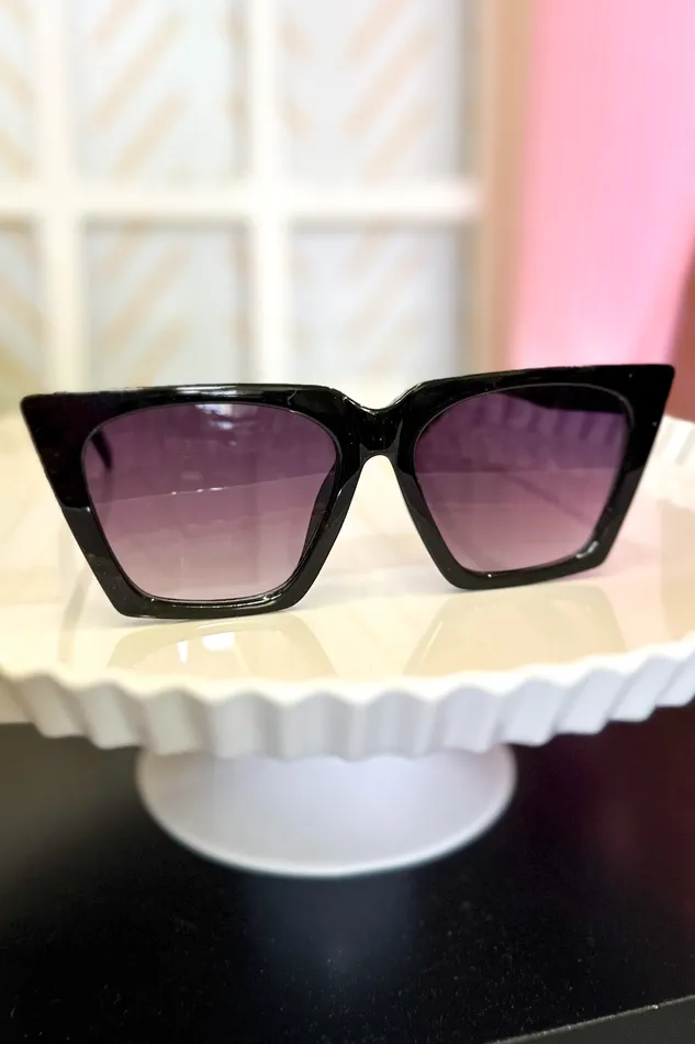 Katie Cat Eye Sunglasses Black Cramilo Eyewear FG Necklaces