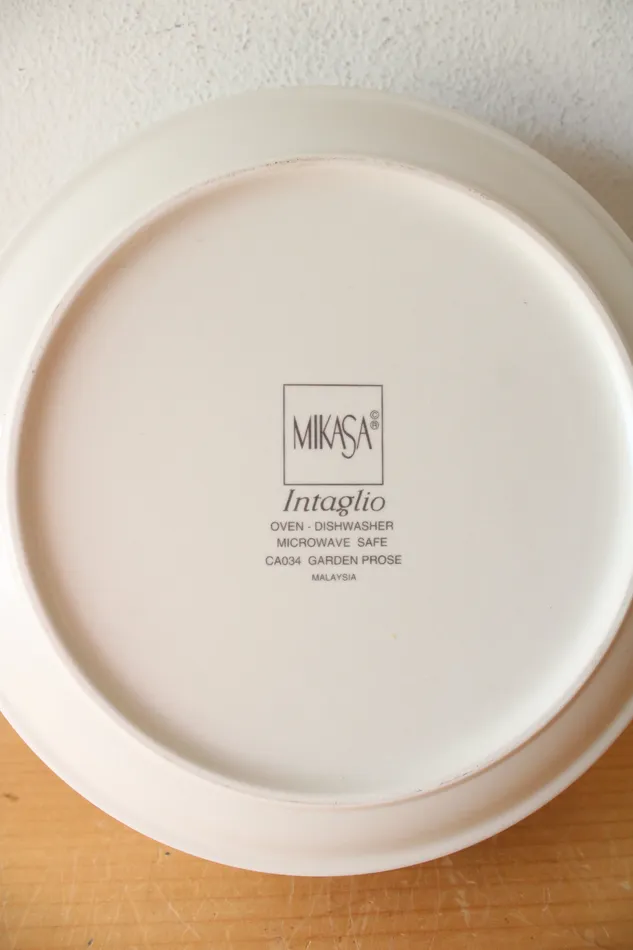 Mikasa Necklaces Mikasa Intaglio Garden Prose Serving Bowl