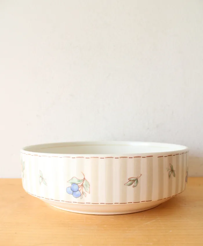 Mikasa Necklaces Mikasa Intaglio Garden Prose Serving Bowl
