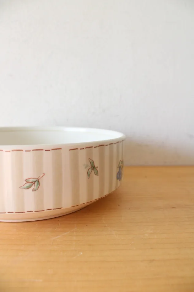 Mikasa Necklaces Mikasa Intaglio Garden Prose Serving Bowl