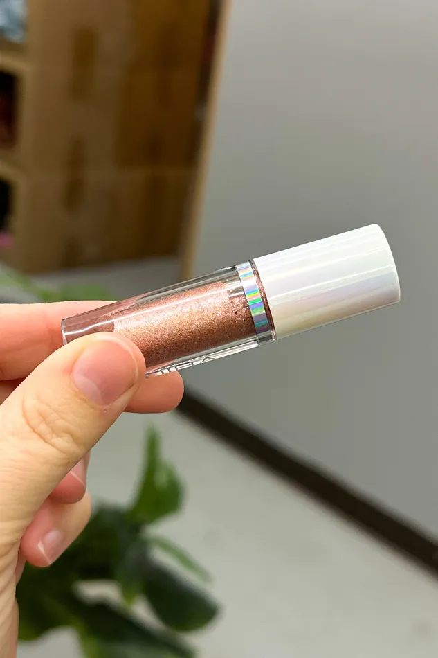 Moira Cosmetics Earrings Diamond Daze Liquid Shadow Speechless
