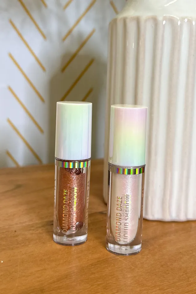 Moira Cosmetics Earrings Diamond Daze Liquid Shadow Speechless