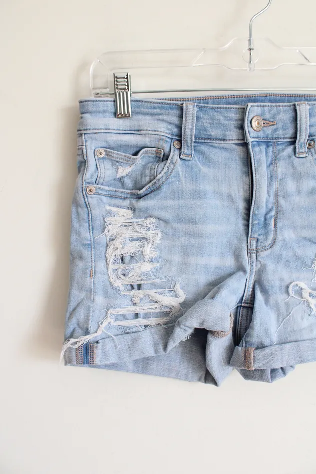 Necklaces American Eagle American Eagle Midi Light Wash Distressed Cuffed Jean Shorts 8