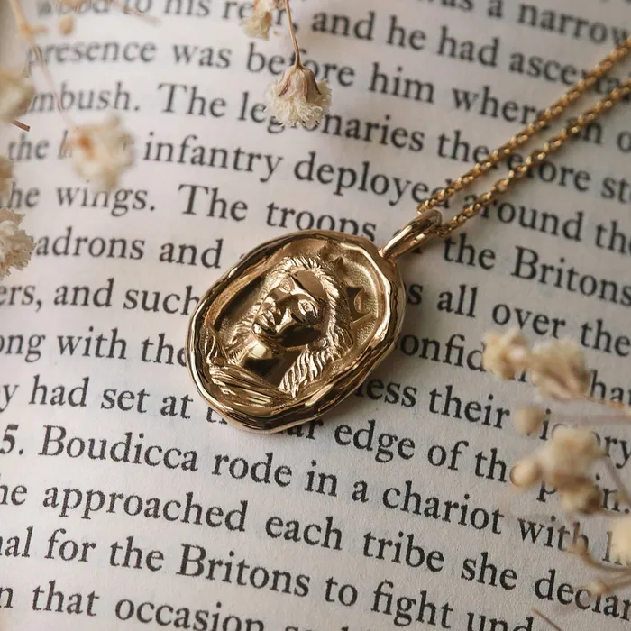 Necklaces Boudica Molten Gold Pendant COMMON ERA