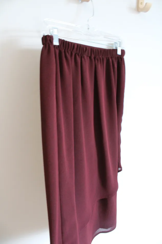 Necklaces Joliebel Joliebel Maroon Layered Skirt M