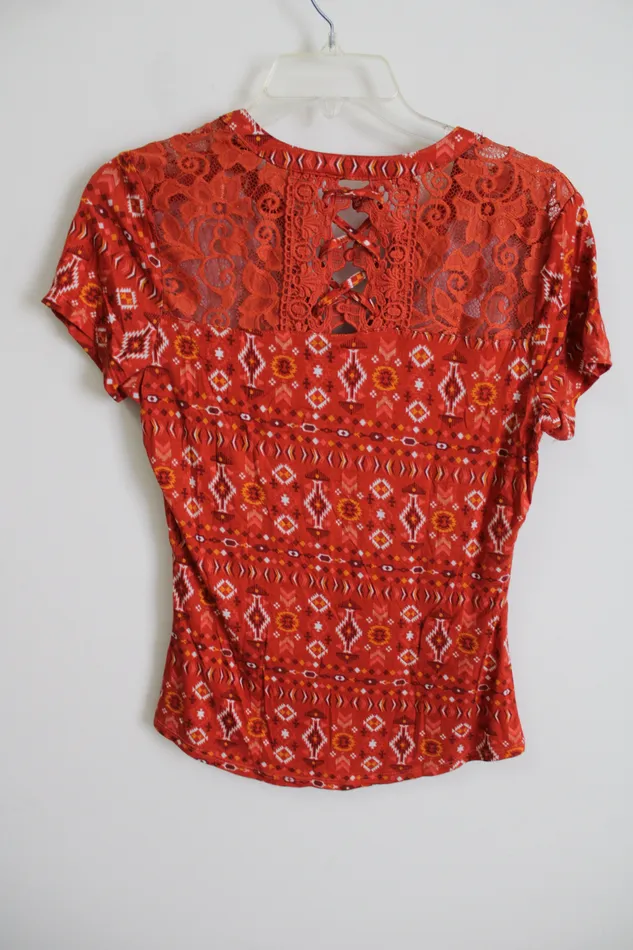 No Boundaries Orange Aztec Top M No Boundaries Earrings