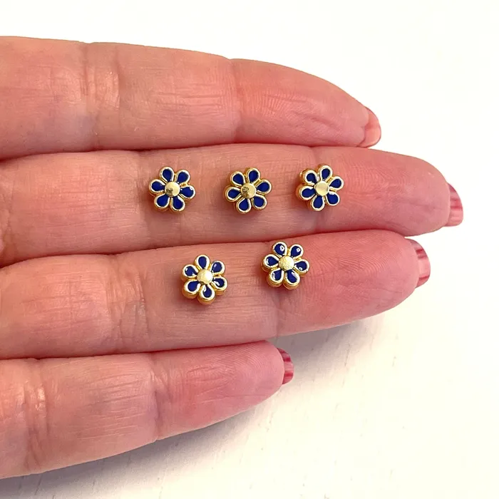 Peppy Beads Earrings 24Kt Gold Plated Double Side Navy Enamelled Daisy Charms 5 pcs in a pack Peppy Beads Earrings 24Kt Gold Plated Double Side Navy Enamelled Daisy Charms 5 pcs in a pack