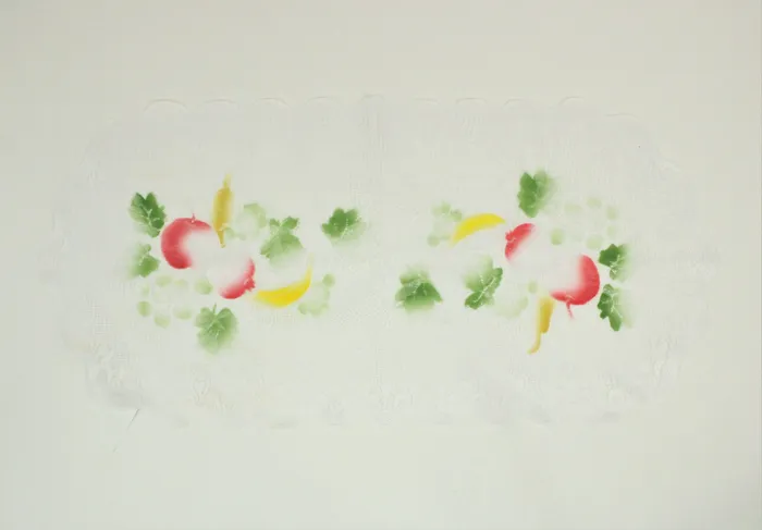 Rings Jubilee Thrift White Lace Fruit Table Placemat Runner 30 x 15