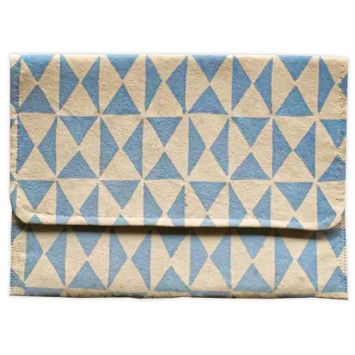 RISEBEYOND Rise Beyond The Reef Oversized ClutchLaptop Case Bebe Earrings
