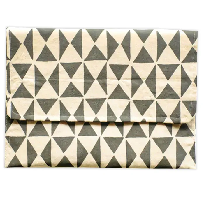 RISEBEYOND Rise Beyond The Reef Oversized ClutchLaptop Case Bebe Earrings